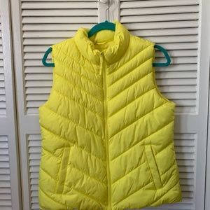 NWT highlighter yellow GAP puffer vest size M